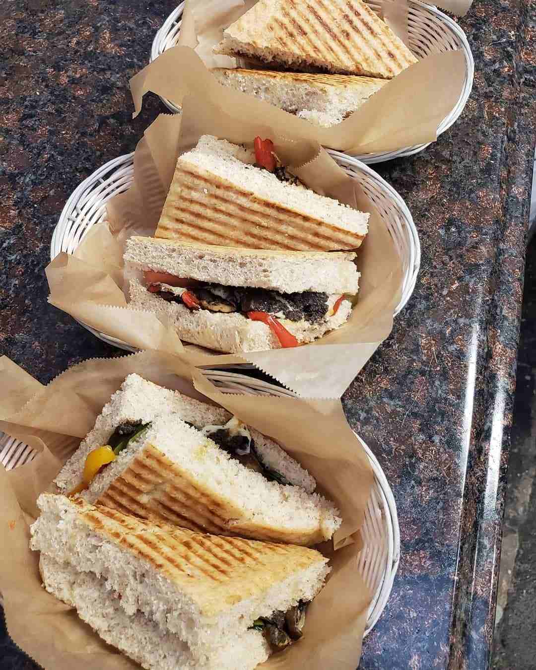 Short N Sweet Bakery and Cafe'